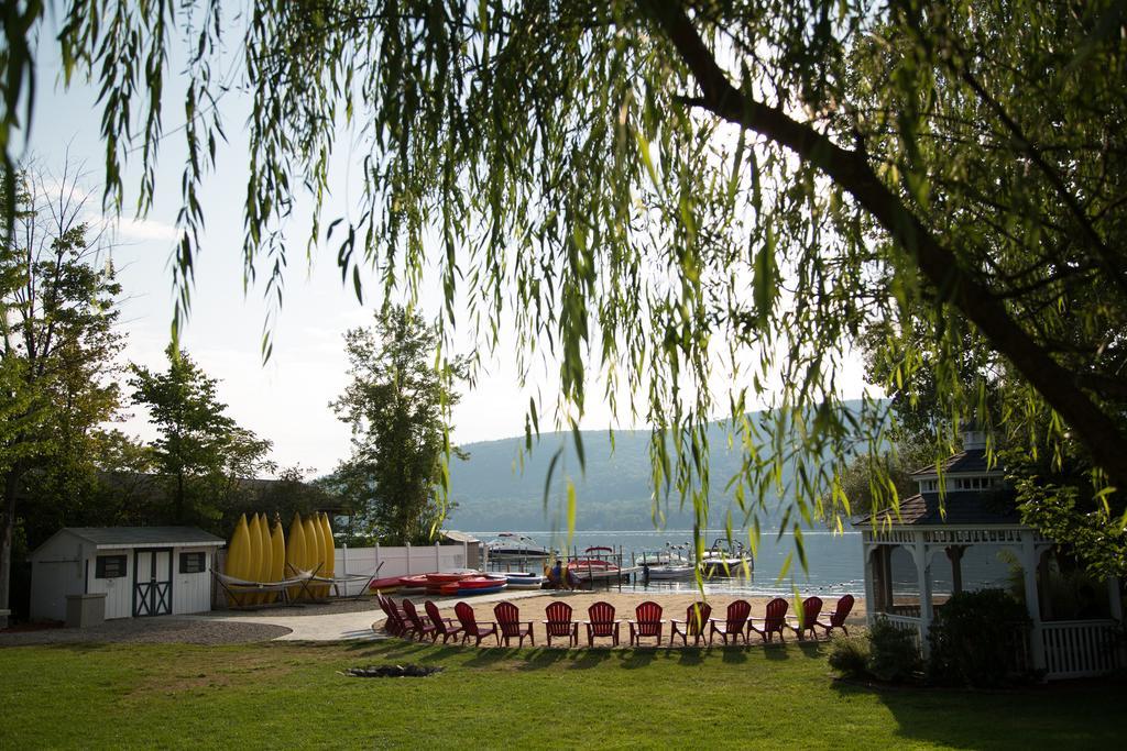 Shore Meadows Lodge Llc Lake George Exteriör bild