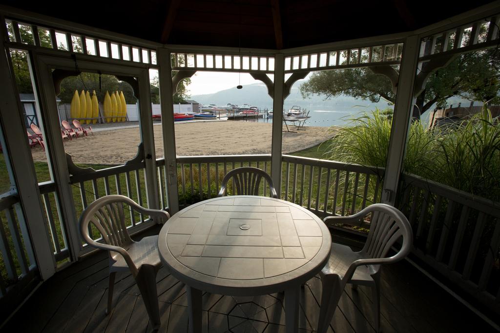 Shore Meadows Lodge Llc Lake George Exteriör bild