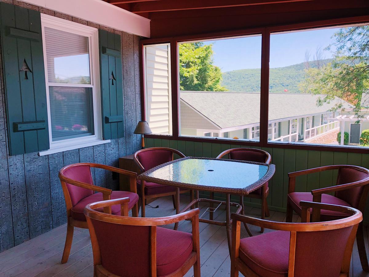 Shore Meadows Lodge Llc Lake George Exteriör bild